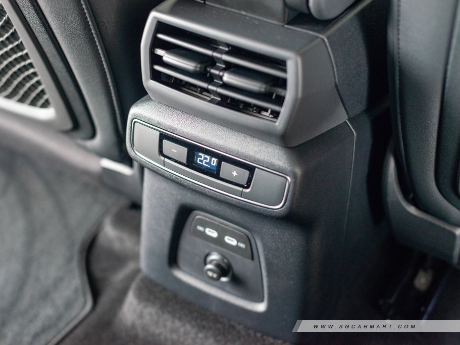 https://i.i-sgcm.com/new_cars/cars/21876/21876_g23
