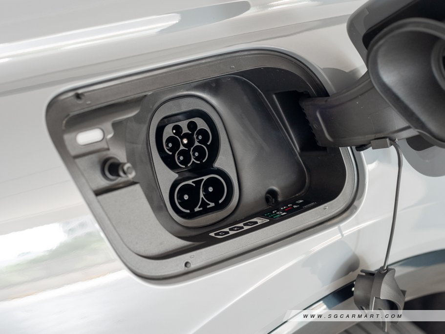 https://i.i-sgcm.com/new_cars/cars/21876/21876_g25
