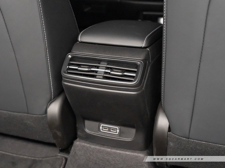 https://i.i-sgcm.com/new_cars/cars/21877/21877_g13