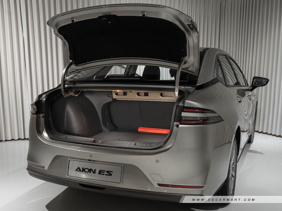 https://i.i-sgcm.com/new_cars/cars/21877/21877_g14