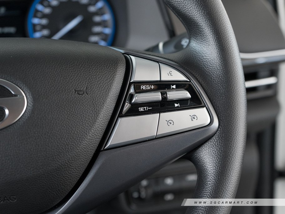 https://i.i-sgcm.com/new_cars/cars/21877/21877_g25
