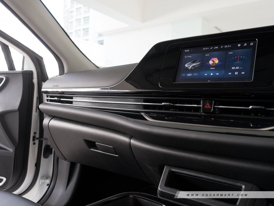 https://i.i-sgcm.com/new_cars/cars/21877/21877_g29