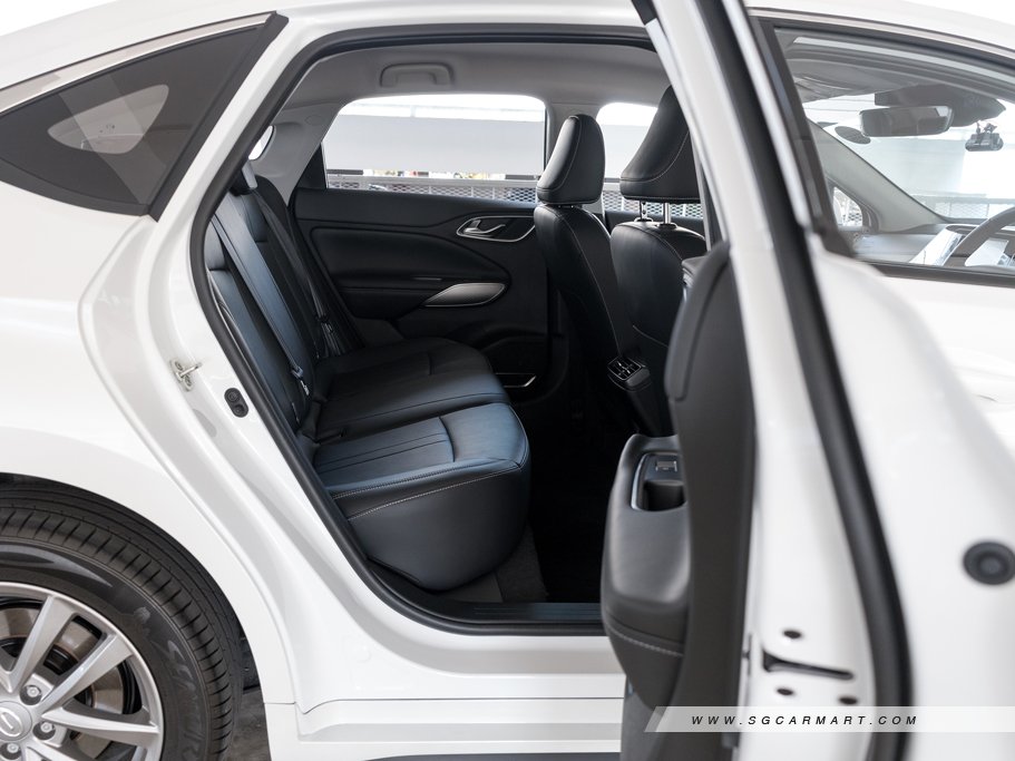 https://i.i-sgcm.com/new_cars/cars/21877/21877_g33