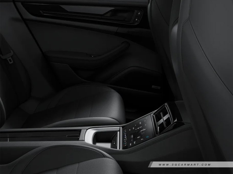 https://i.i-sgcm.com/new_cars/cars/21879/21879_g12