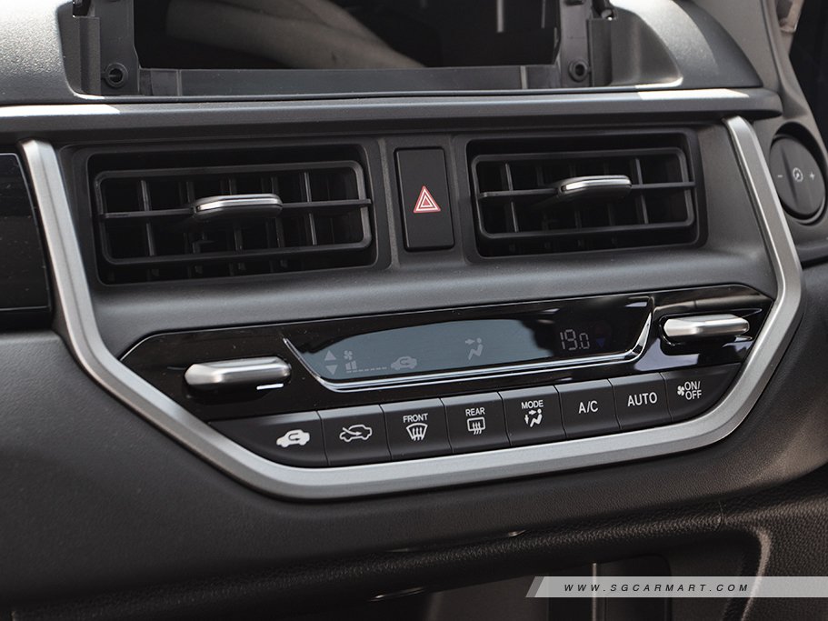 https://i.i-sgcm.com/new_cars/cars/21882/21882_g16
