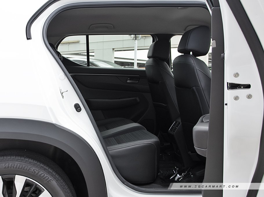 https://i.i-sgcm.com/new_cars/cars/21882/21882_g23