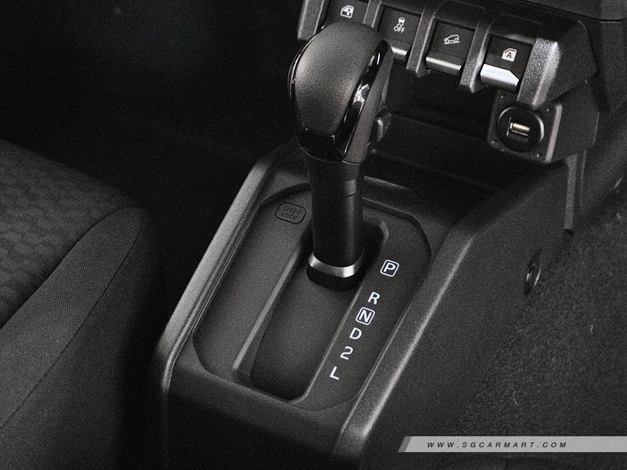 https://i.i-sgcm.com/new_cars/cars/21883/21883_g14
