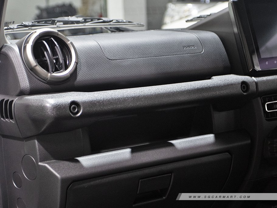 https://i.i-sgcm.com/new_cars/cars/21883/21883_g18