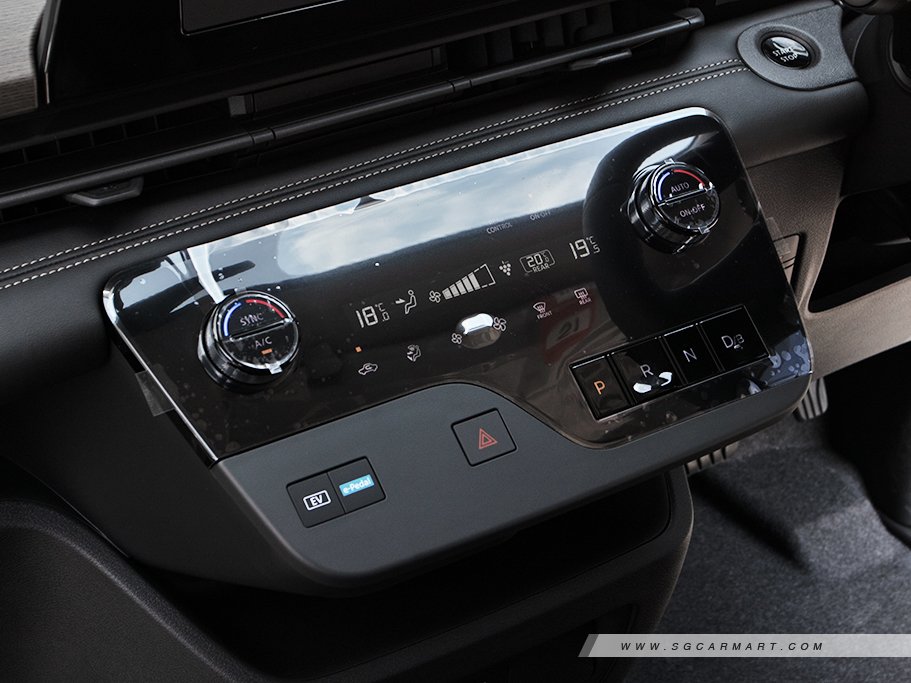 https://i.i-sgcm.com/new_cars/cars/21884/21884_g14