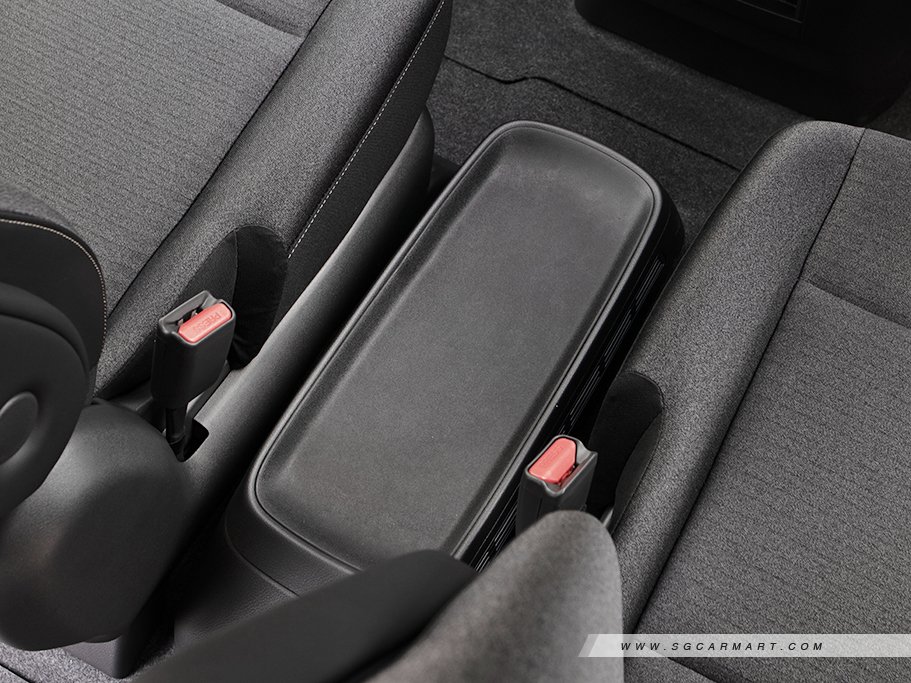 https://i.i-sgcm.com/new_cars/cars/21884/21884_g16