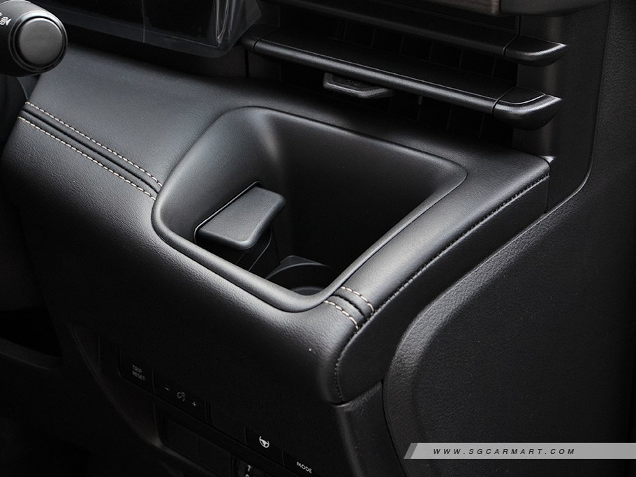 https://i.i-sgcm.com/new_cars/cars/21884/21884_g18