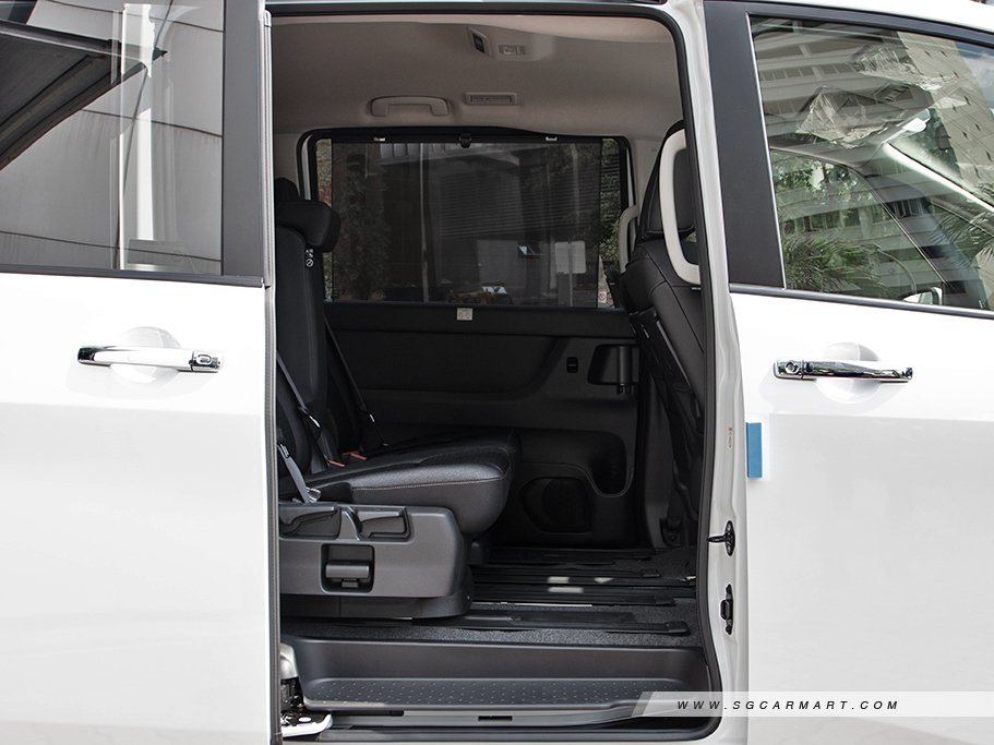 https://i.i-sgcm.com/new_cars/cars/21884/21884_g27