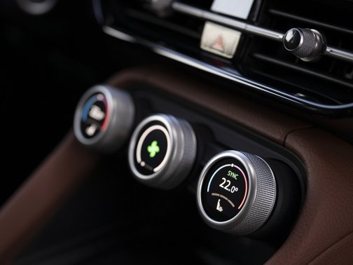 https://i.i-sgcm.com/new_cars/cars/21886/21886_g10