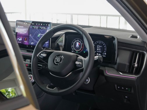 https://i.i-sgcm.com/new_cars/cars/21886/21886_g20