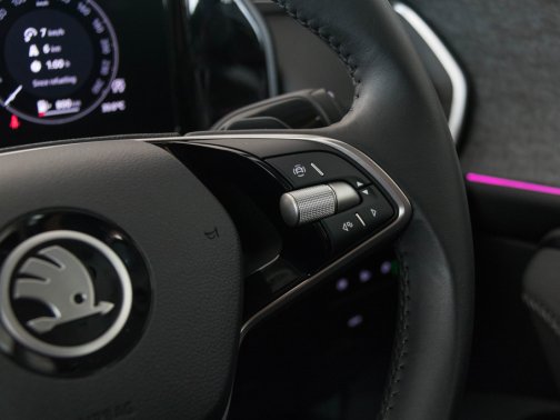 https://i.i-sgcm.com/new_cars/cars/21886/21886_g23