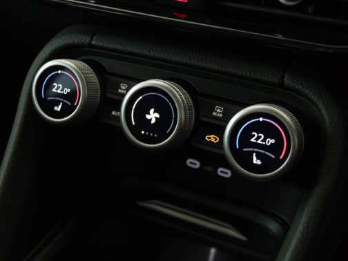 https://i.i-sgcm.com/new_cars/cars/21886/21886_g27