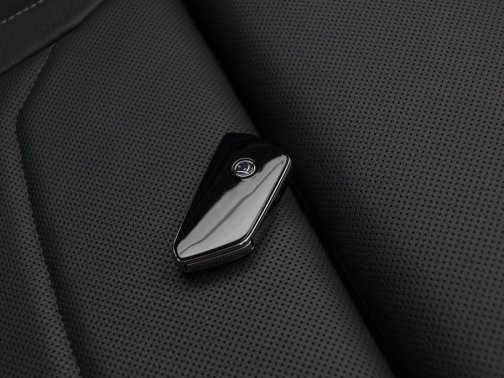 https://i.i-sgcm.com/new_cars/cars/21886/21886_g38