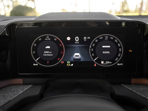 https://i.i-sgcm.com/new_cars/cars/21886/21886_g8