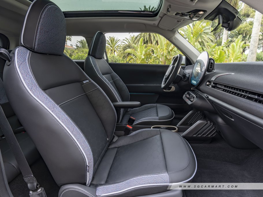 https://i.i-sgcm.com/new_cars/cars/21888/21888_g12