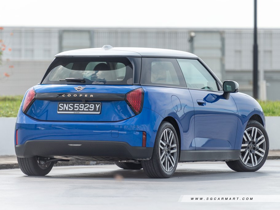 https://i.i-sgcm.com/new_cars/cars/21888/21888_g16