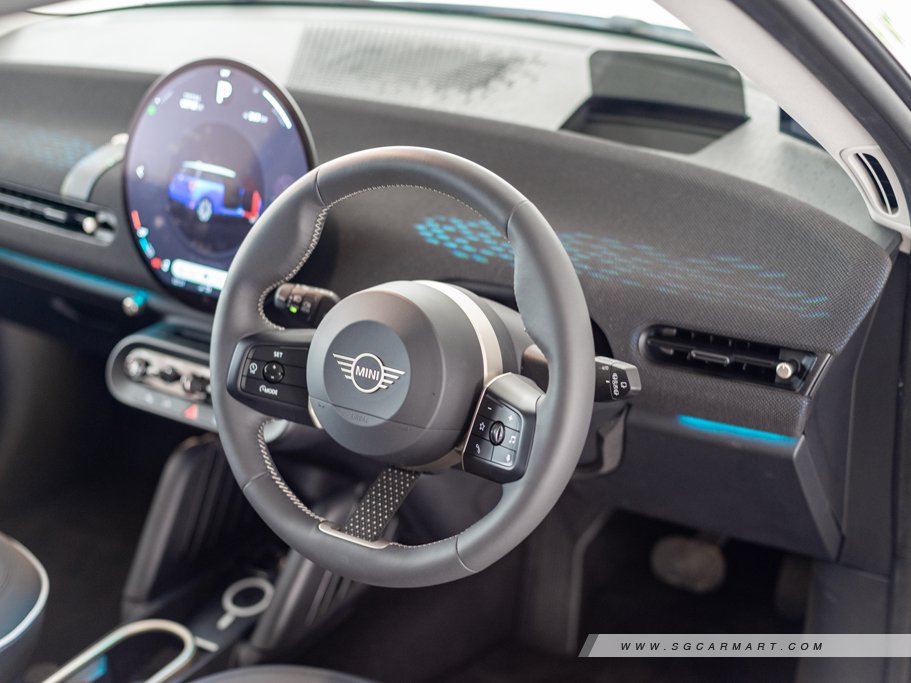 https://i.i-sgcm.com/new_cars/cars/21888/21888_g23