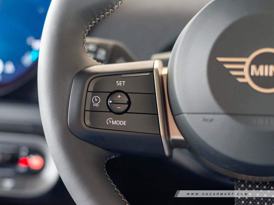 https://i.i-sgcm.com/new_cars/cars/21888/21888_g26