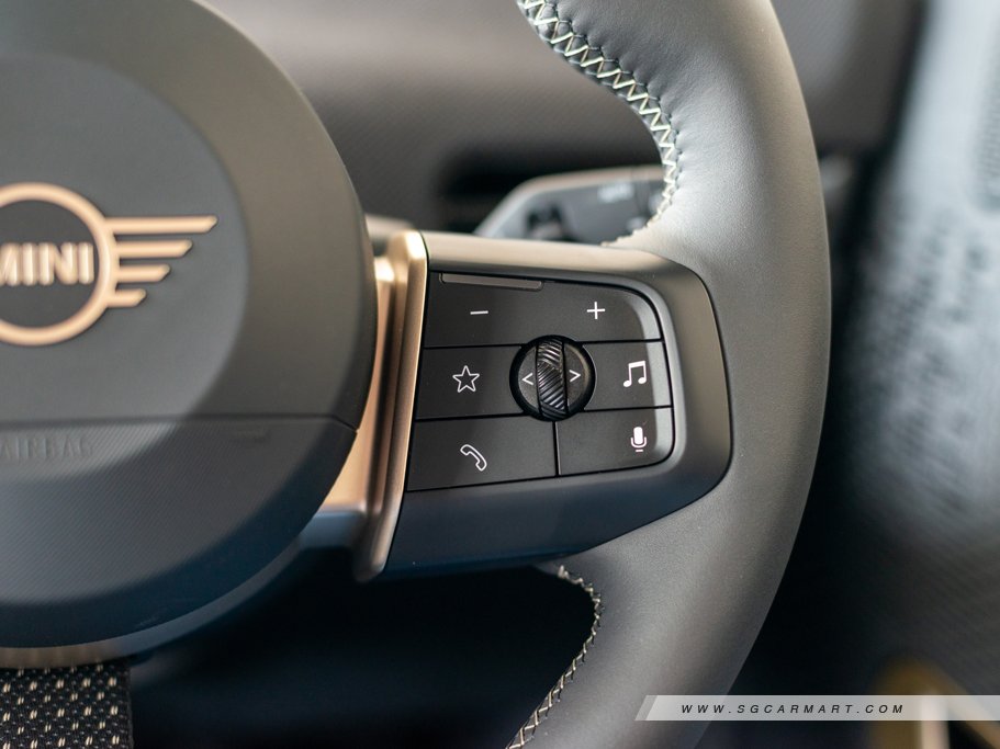 https://i.i-sgcm.com/new_cars/cars/21888/21888_g27