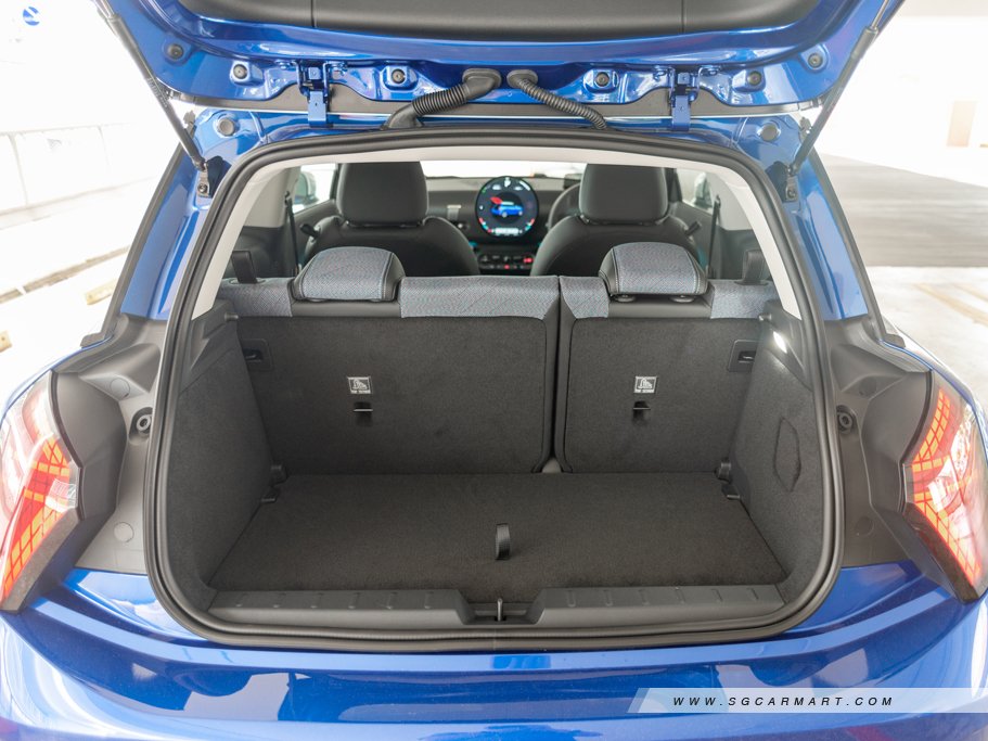 https://i.i-sgcm.com/new_cars/cars/21888/21888_g33
