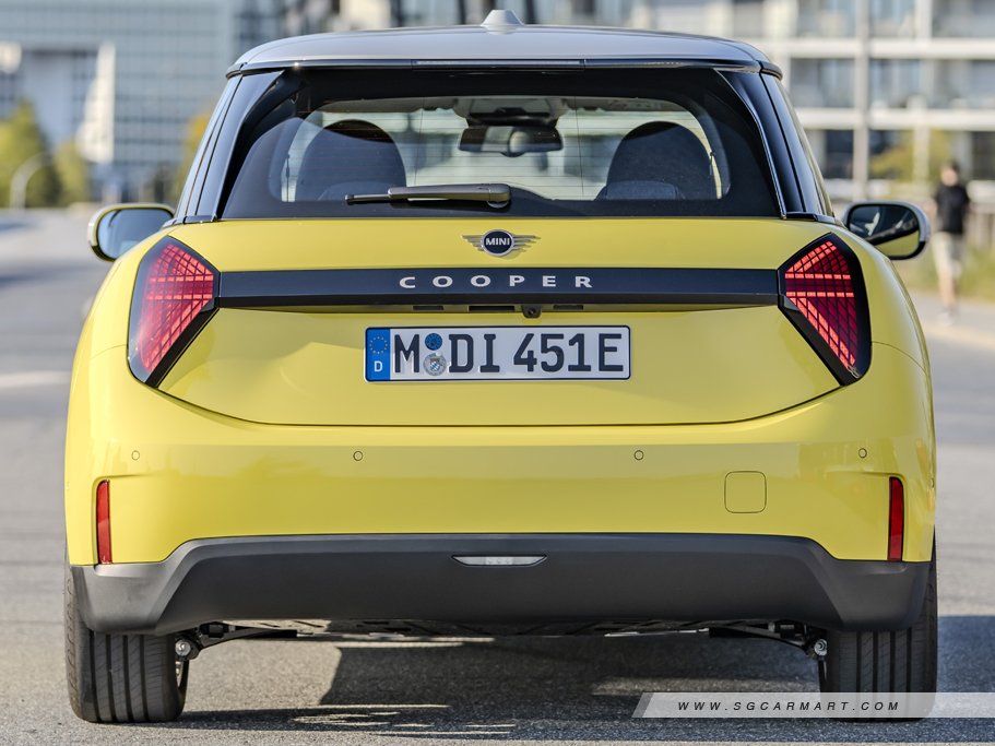 https://i.i-sgcm.com/new_cars/cars/21888/21888_g4