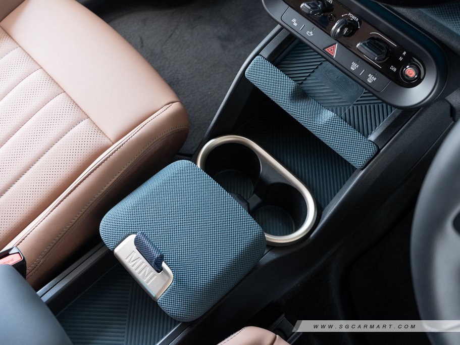 https://i.i-sgcm.com/new_cars/cars/21889/21889_g32