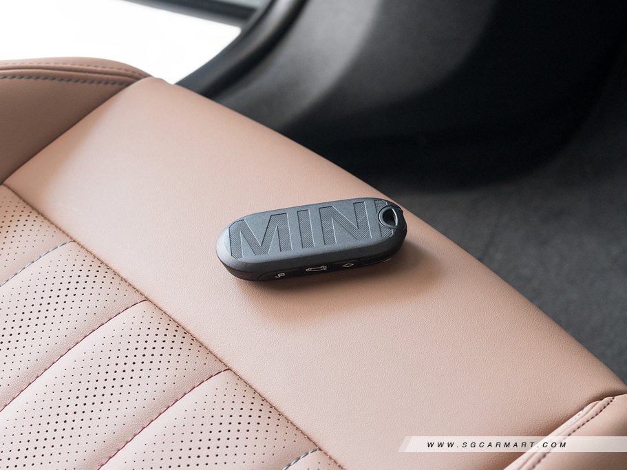 https://i.i-sgcm.com/new_cars/cars/21889/21889_g42