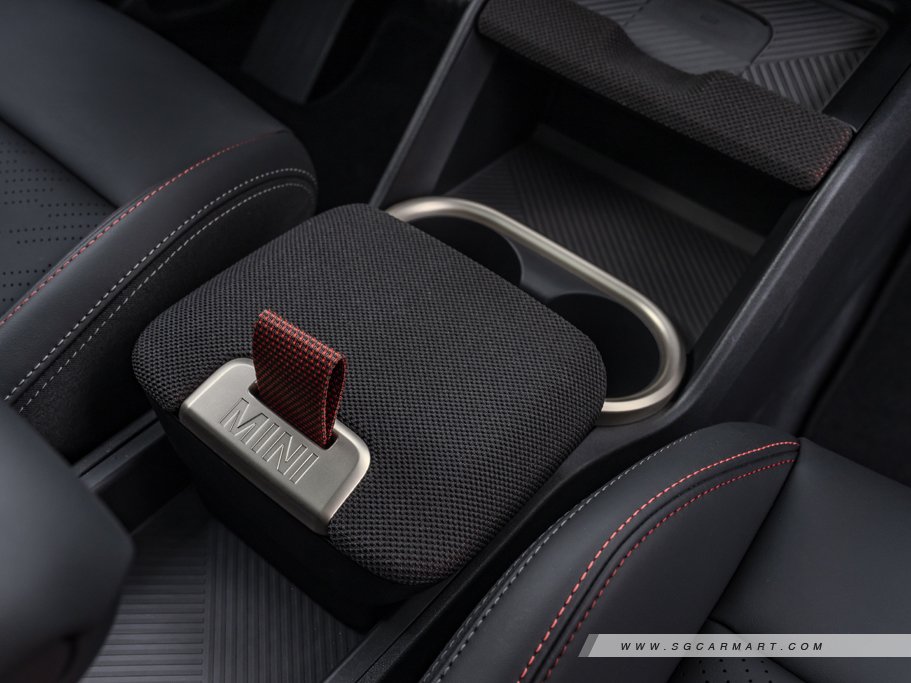 https://i.i-sgcm.com/new_cars/cars/21890/21890_g15