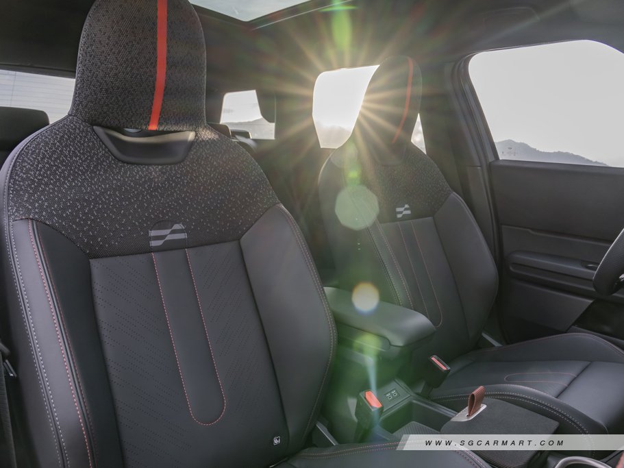 https://i.i-sgcm.com/new_cars/cars/21890/21890_g16