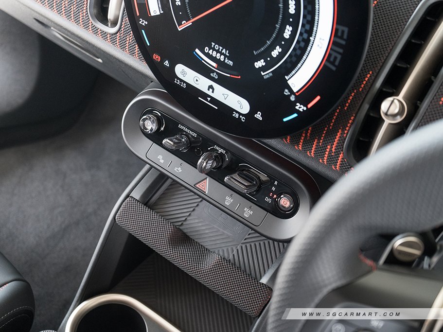 https://i.i-sgcm.com/new_cars/cars/21890/21890_g33