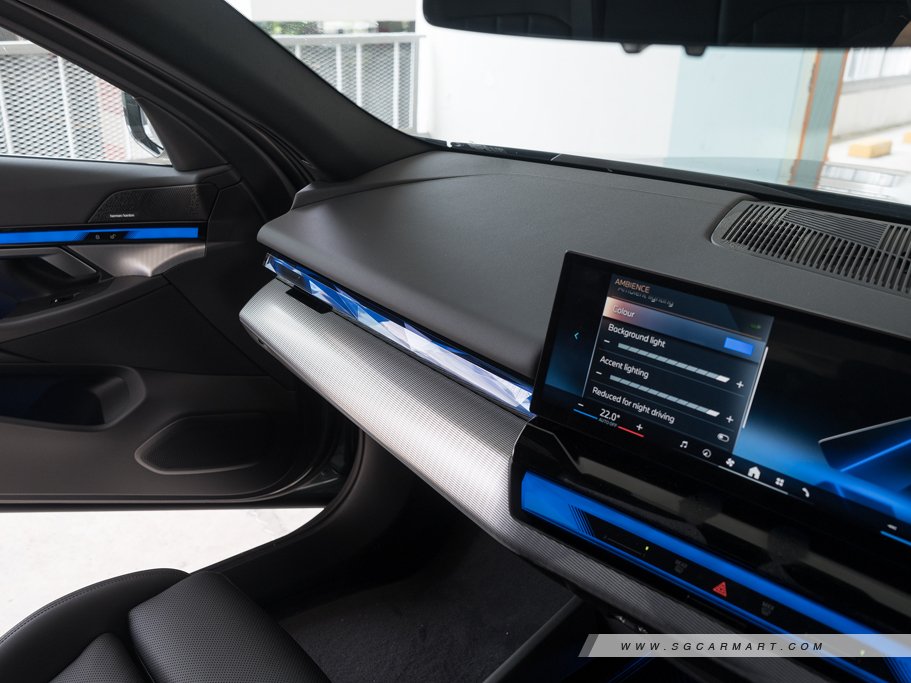 https://i.i-sgcm.com/new_cars/cars/21896/21896_g30