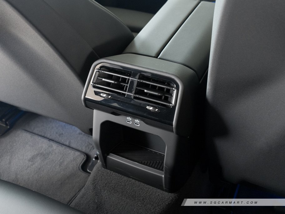 https://i.i-sgcm.com/new_cars/cars/21896/21896_g32
