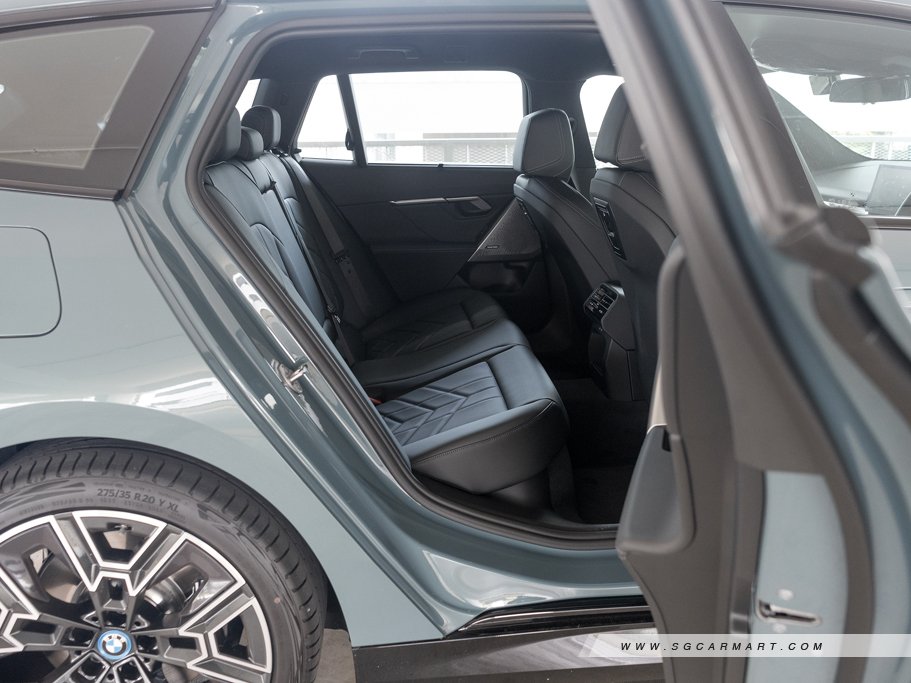 https://i.i-sgcm.com/new_cars/cars/21896/21896_g34