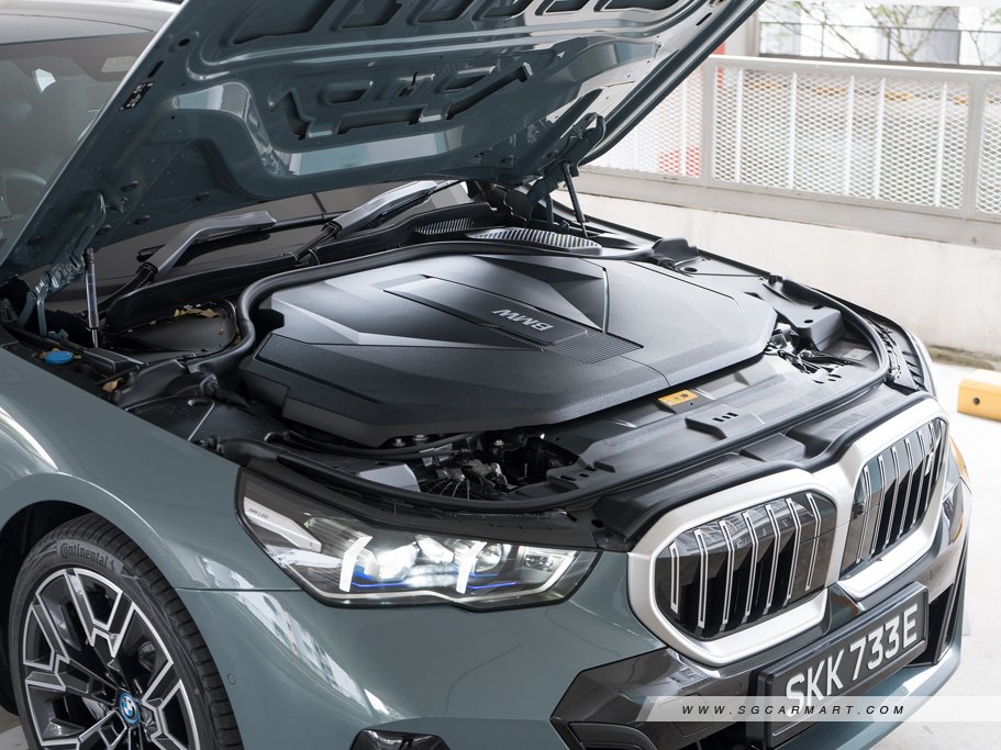 https://i.i-sgcm.com/new_cars/cars/21896/21896_g37
