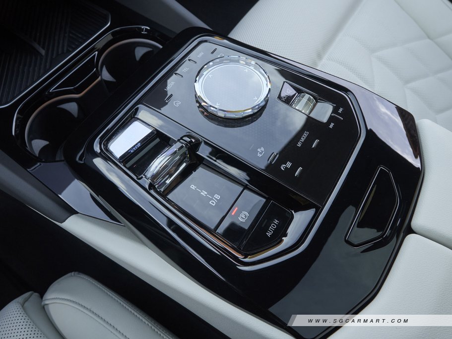 https://i.i-sgcm.com/new_cars/cars/21896/21896_g9