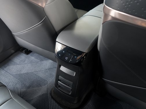 https://i.i-sgcm.com/new_cars/cars/21900/21900_g71