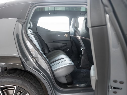 https://i.i-sgcm.com/new_cars/cars/21900/21900_g74