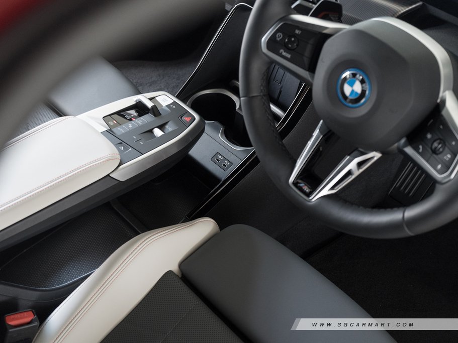 https://i.i-sgcm.com/new_cars/cars/21902/21902_g24