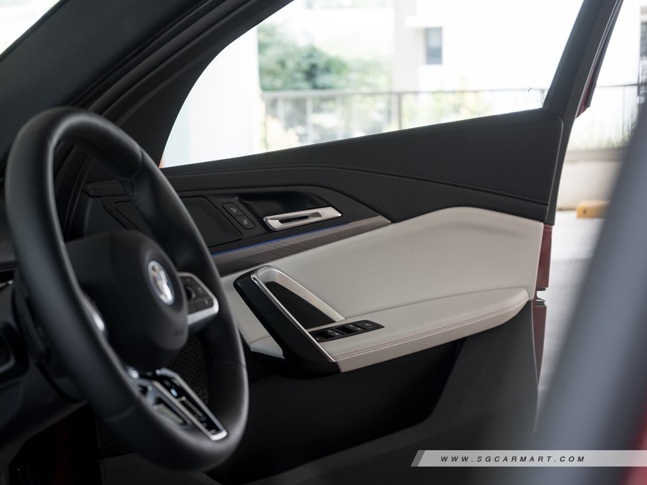 https://i.i-sgcm.com/new_cars/cars/21902/21902_g25