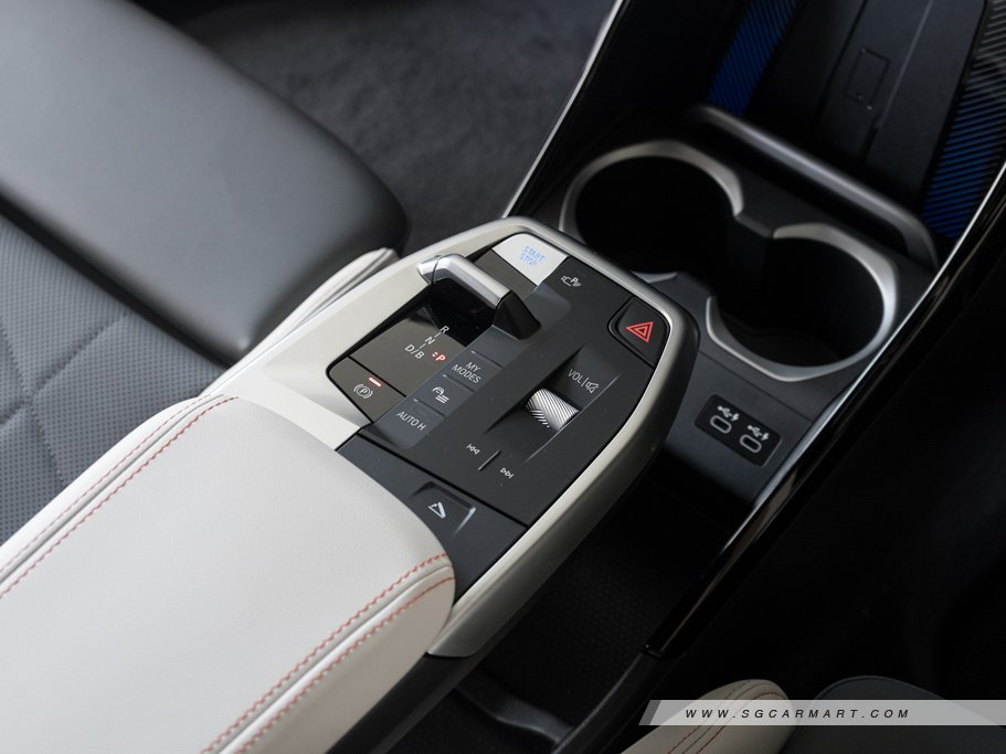https://i.i-sgcm.com/new_cars/cars/21902/21902_g27
