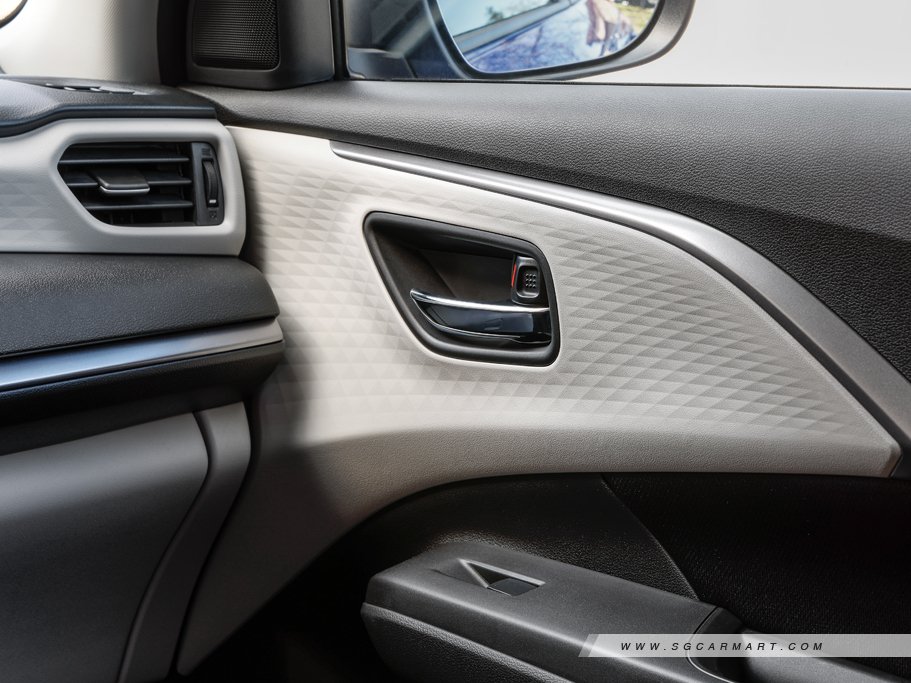 https://i.i-sgcm.com/new_cars/cars/21903/21903_g20