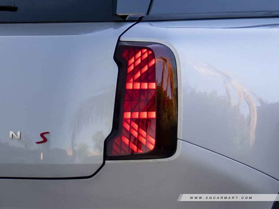 https://i.i-sgcm.com/new_cars/cars/21914/21914_g8