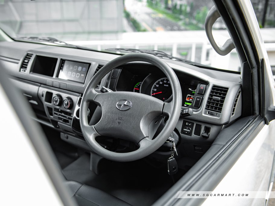 https://i.i-sgcm.com/new_cars/cars/21916/21916_g10