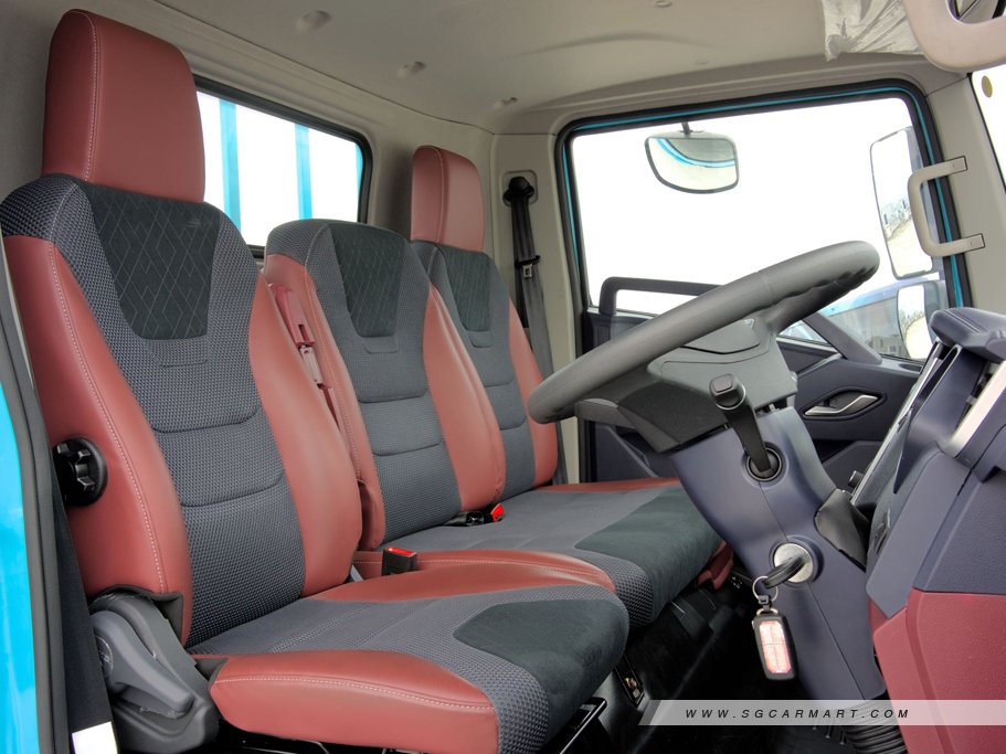 https://i.i-sgcm.com/new_cars/cars/21922/21922_g11