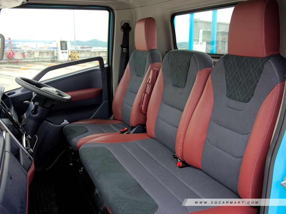 https://i.i-sgcm.com/new_cars/cars/21922/21922_g12