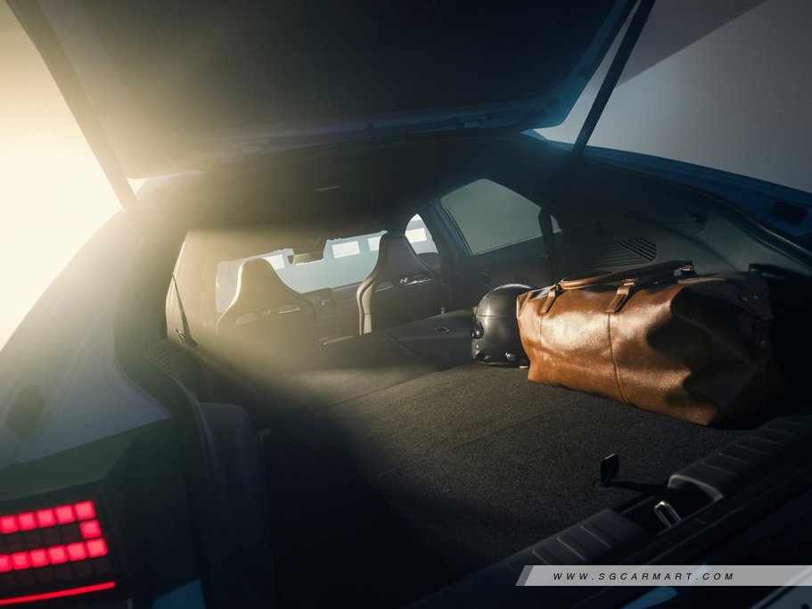 https://i.i-sgcm.com/new_cars/cars/21923/21923_g14